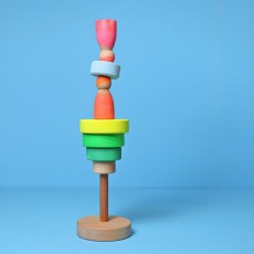 15010-drevena-skladaci-pyramida-mala-neonove-zelena