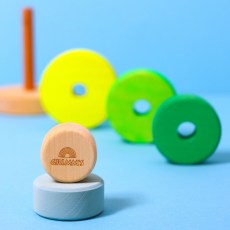 15010-drevena-skladaci-pyramida-mala-neonove-zelena