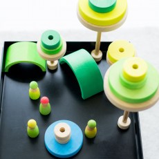 15030-drevena-skladaci-pyramida-neonove-zelena