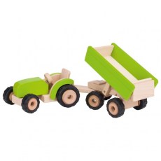 Zelený traktor s vlečkou