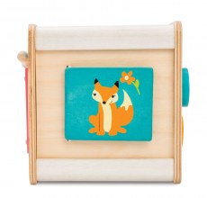 PL105-Petit-Activity-Cube-Door-Closed-Le-Toy-Van-drevena-aktivni-kostka-pro-deti-dvirka-do-lisci-nory